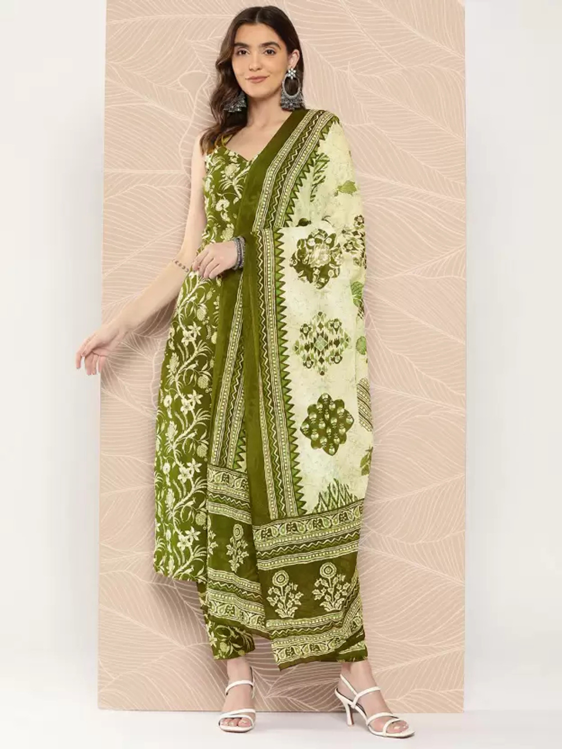 Lamba Creations Women Kurta, Pyjama & Dupatta Set