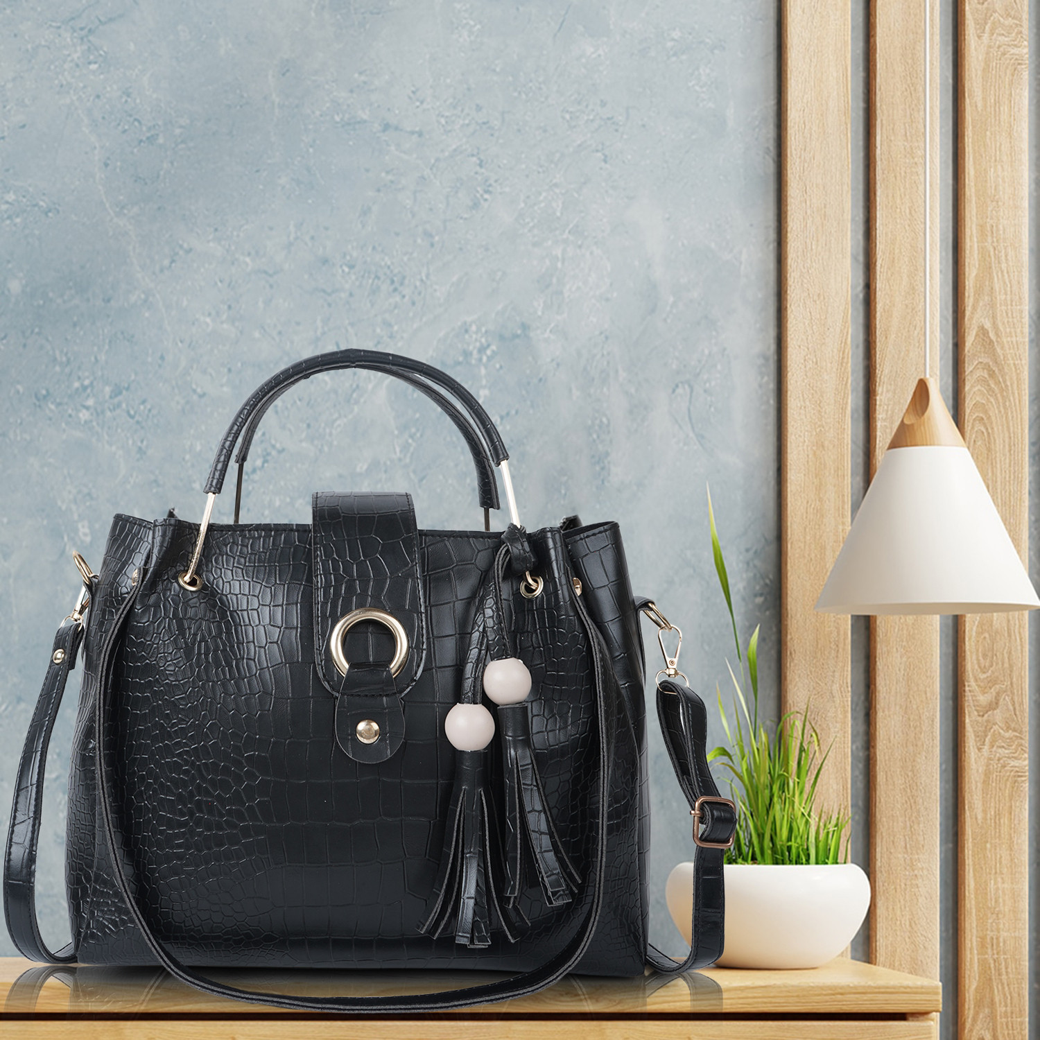 Dressberry Women Black Handbag