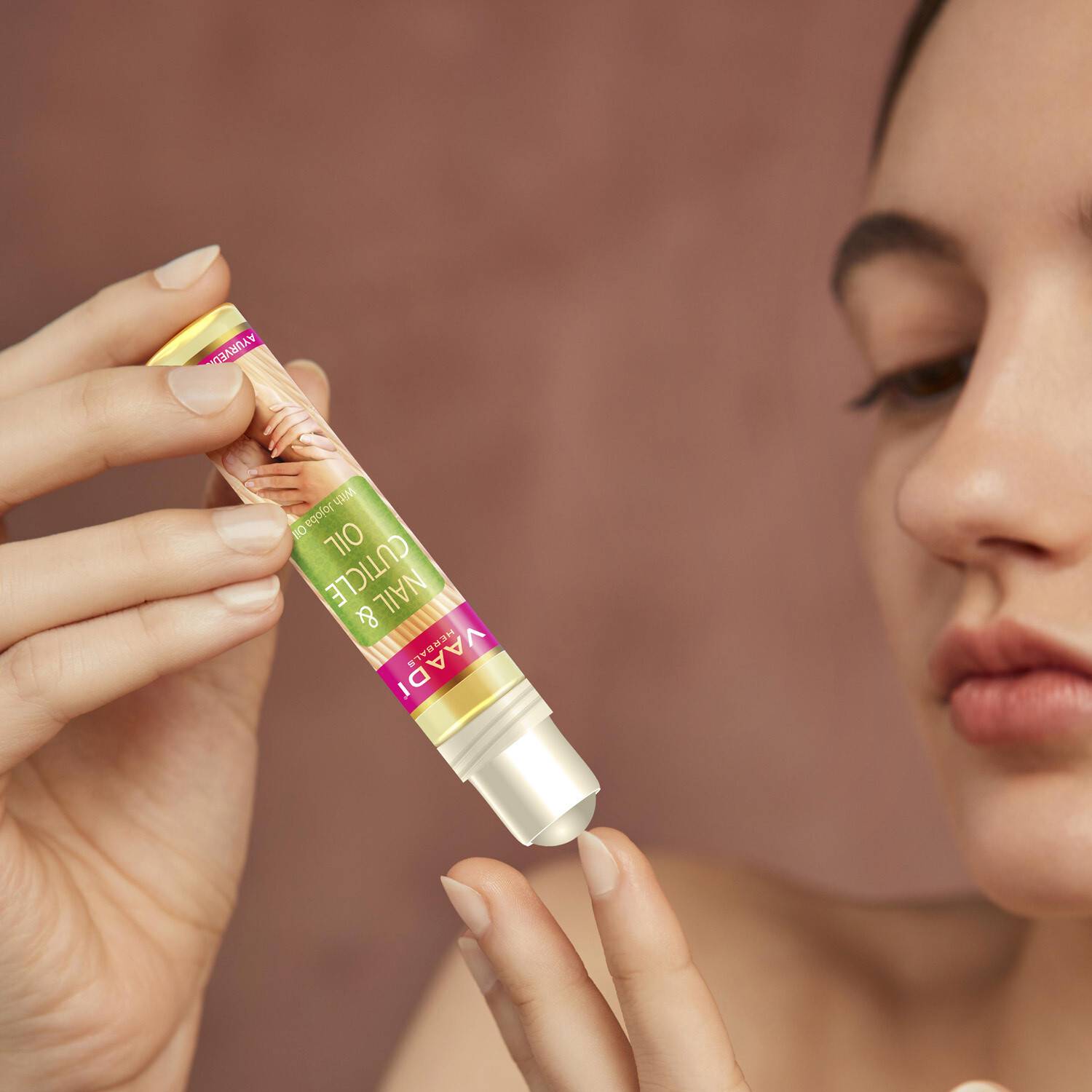Vaadi Herbals Nail & Cuticle Oil with Jojoba Oil - Image 4