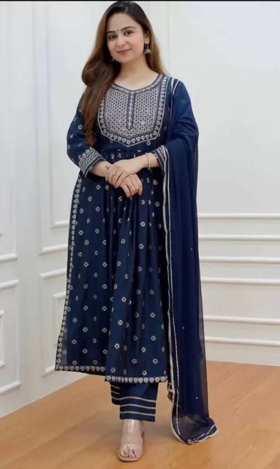UGMAZ Embroidered Kurta, Trouser & Dupatta Set - Image 5