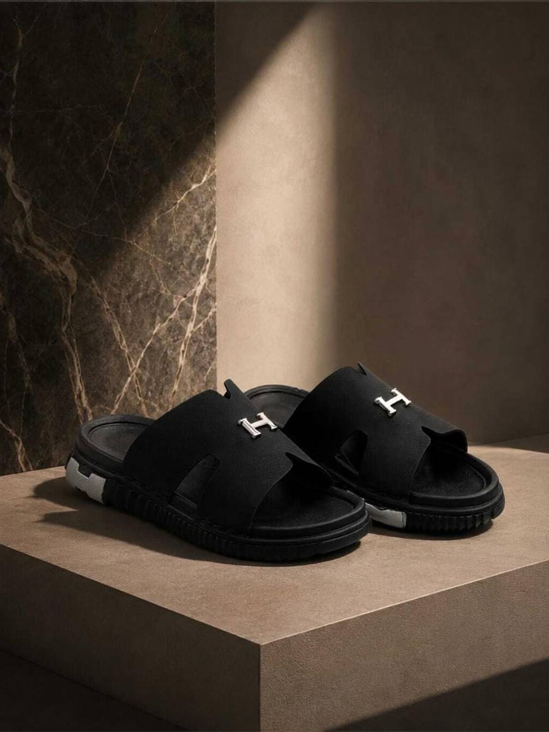 HERMIZ Men Sandals - Image 1