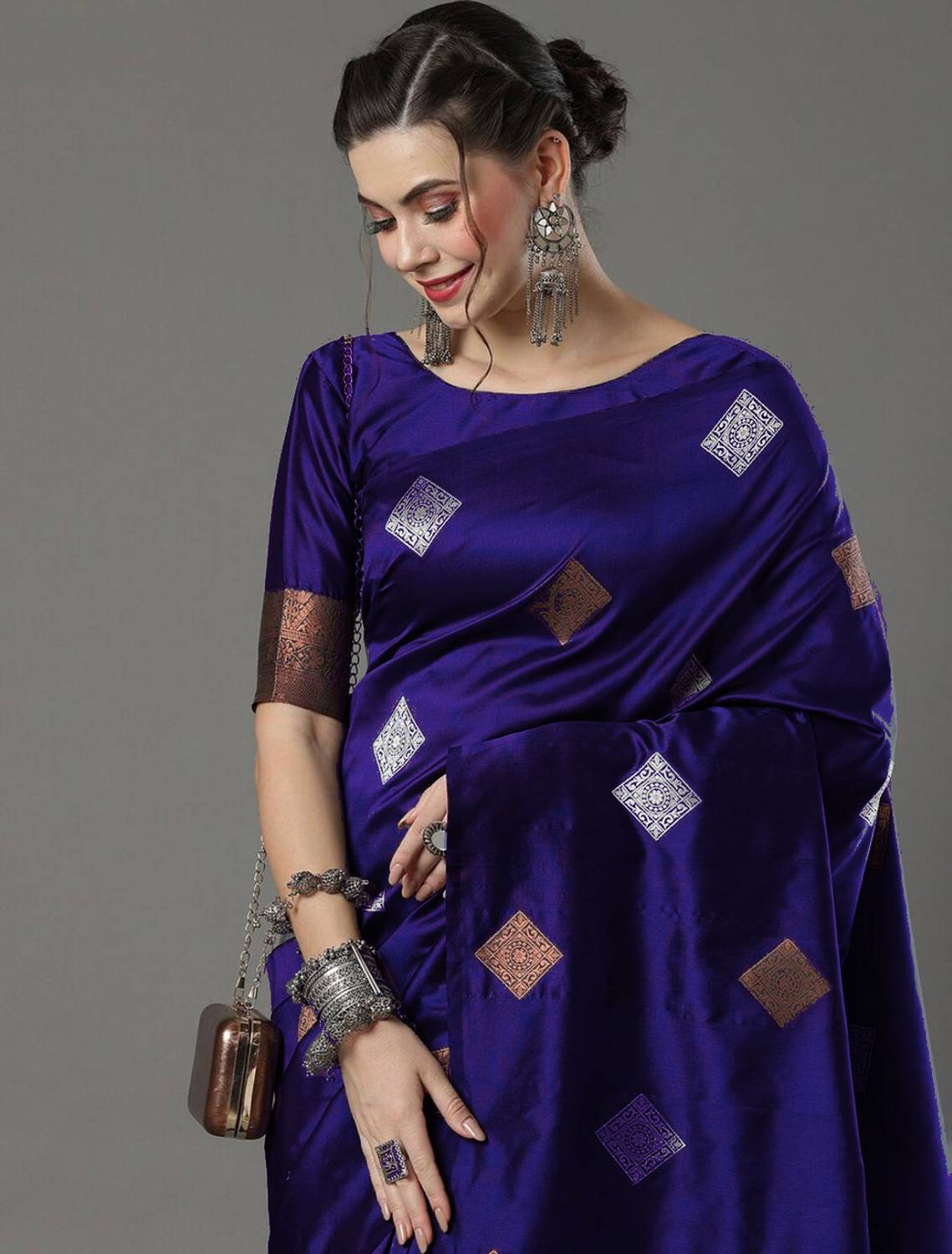 FAB WOVEN Woven Banarasi Silk Blend Saree with Unstitched Blouse