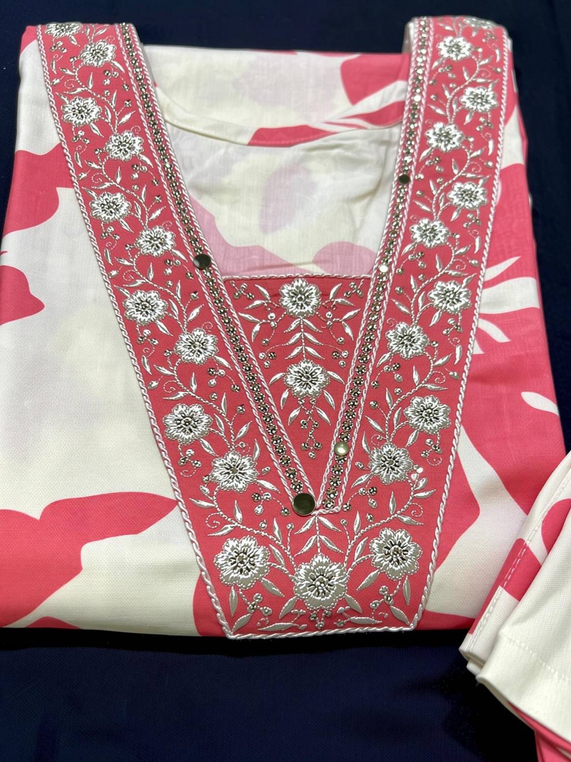vikshi Women Kurta and Pant Set - Image 3