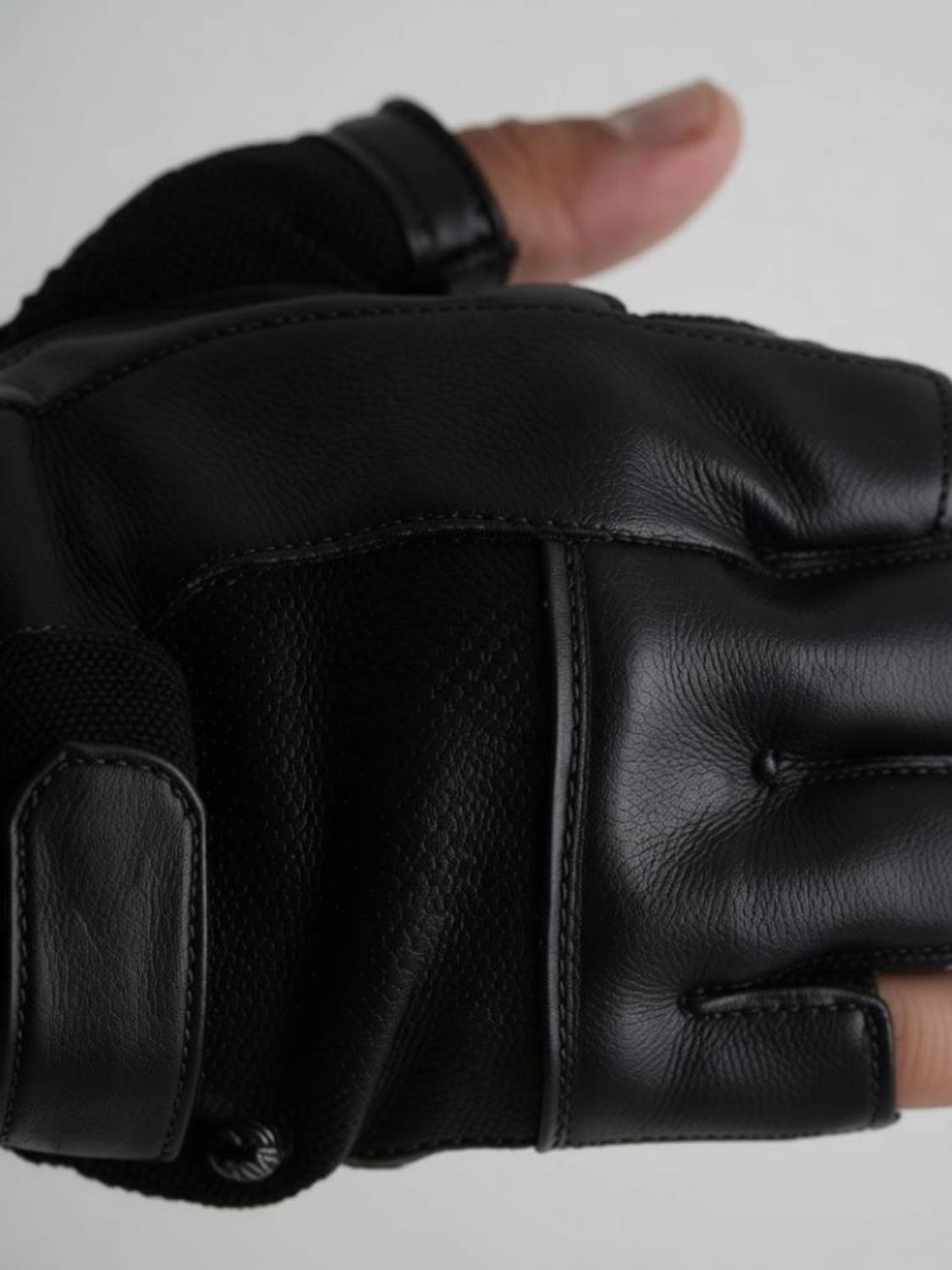Tahiro Protective Men - Image 2
