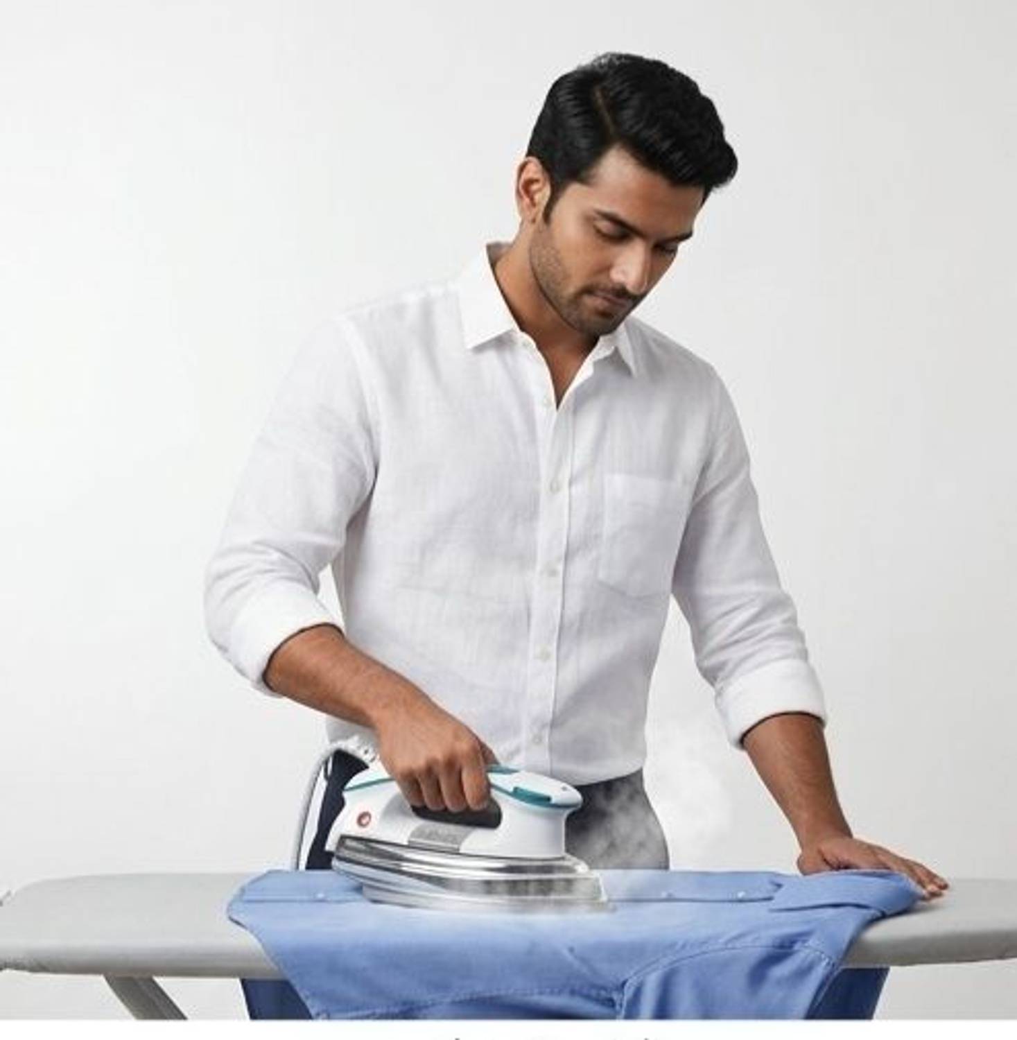 TOMLIX PLANCHA IRON BOX 750W Dry Iron - Image 3