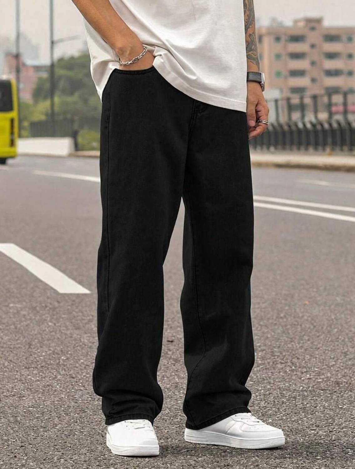 LEVORCE Loose Fit Men Black Jeans