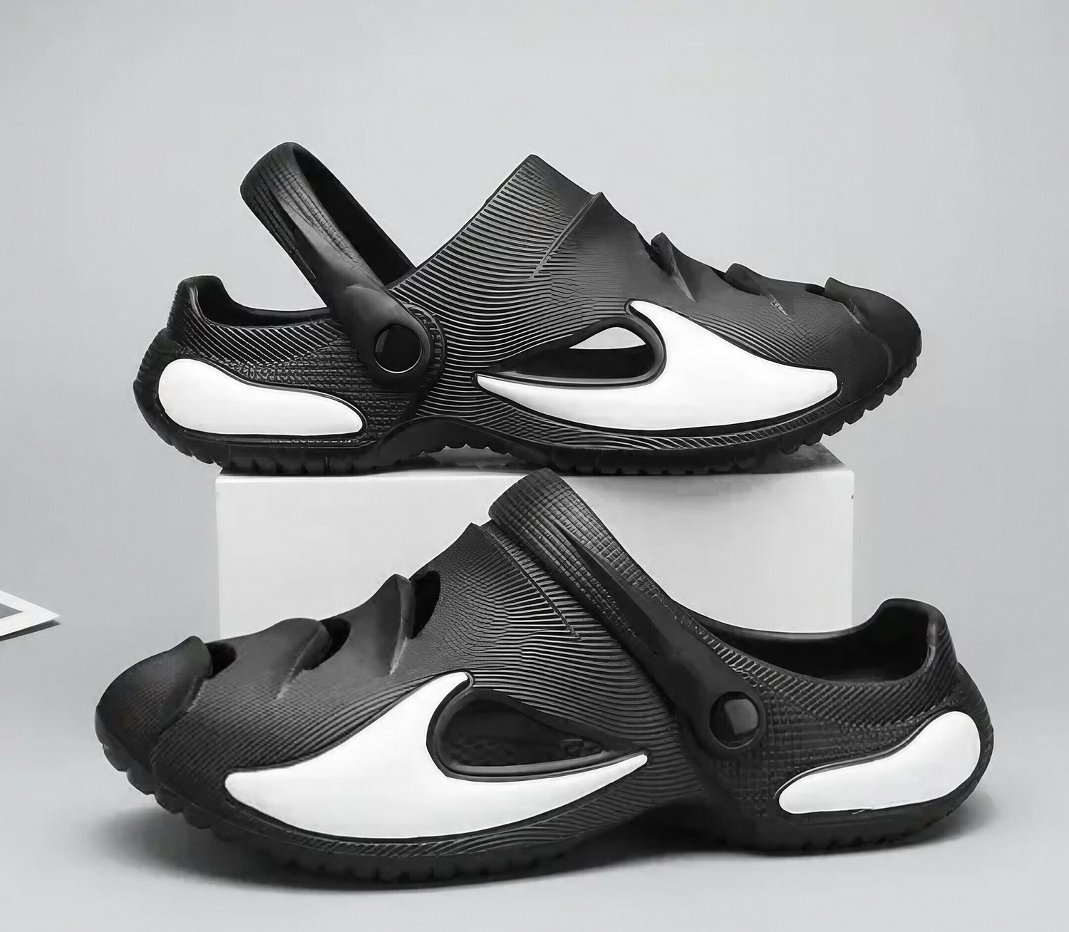 KNIEVL Men Black Clogs