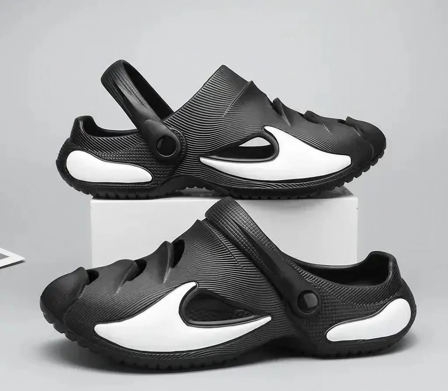KNIEVL Men Black Clogs