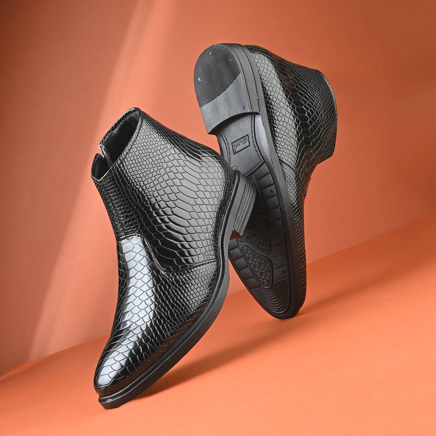 Shoe Island Men's Comfortable Walking Shoes - Image 1