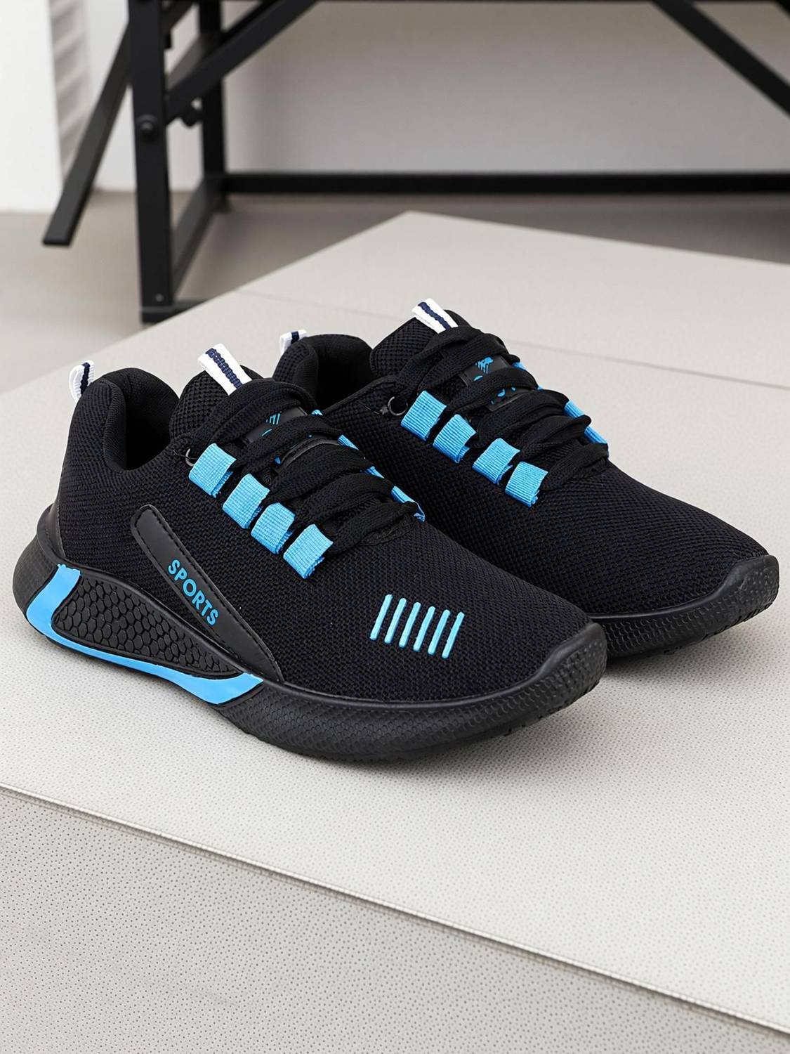 CALCADOS Morden Comfertable Running Shoes For Men - Image 3