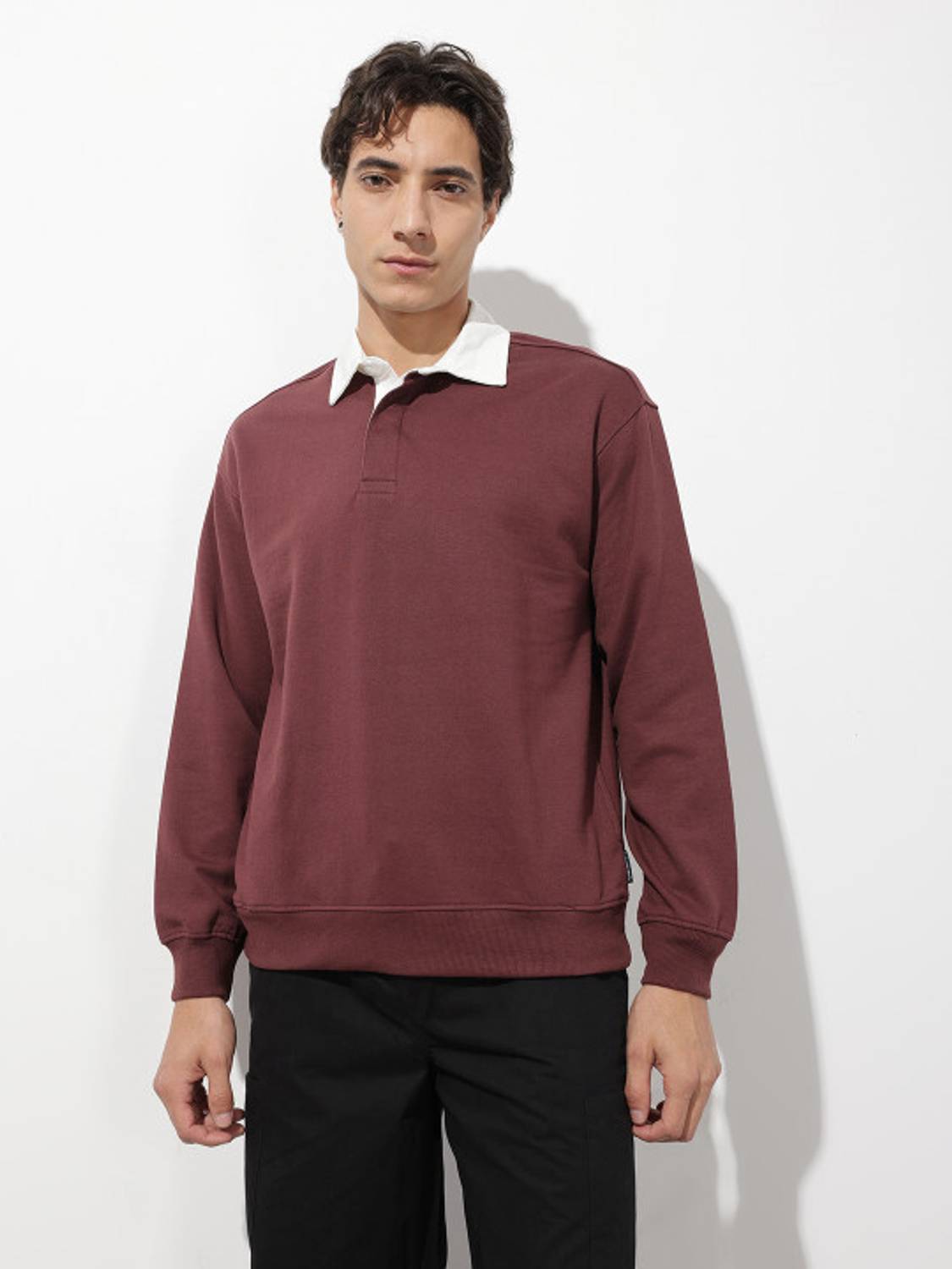 Roadster Maroon Men's Solid Collared Neck Sweater - Image 1