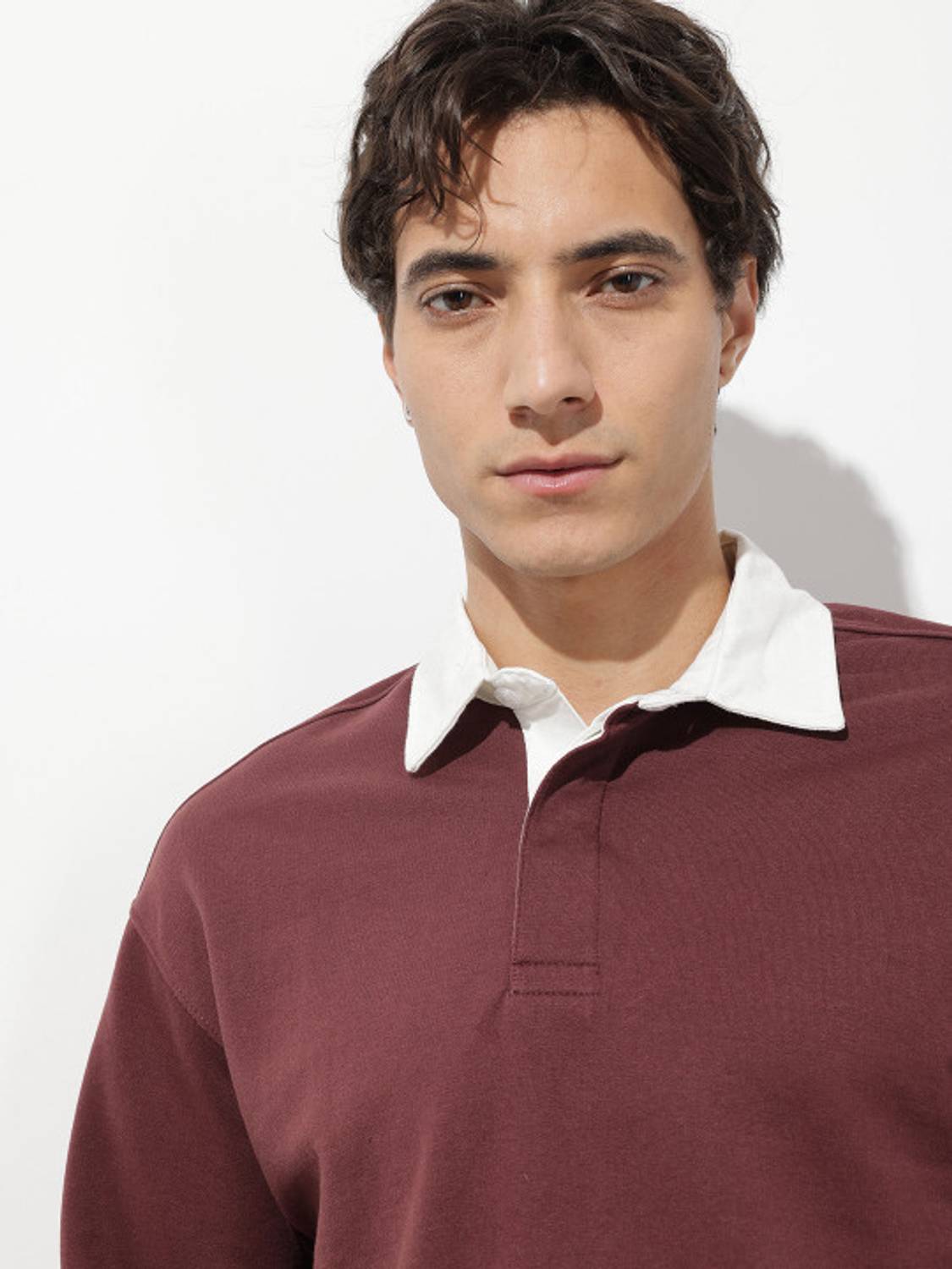 Roadster Maroon Men's Solid Collared Neck Sweater - Image 4