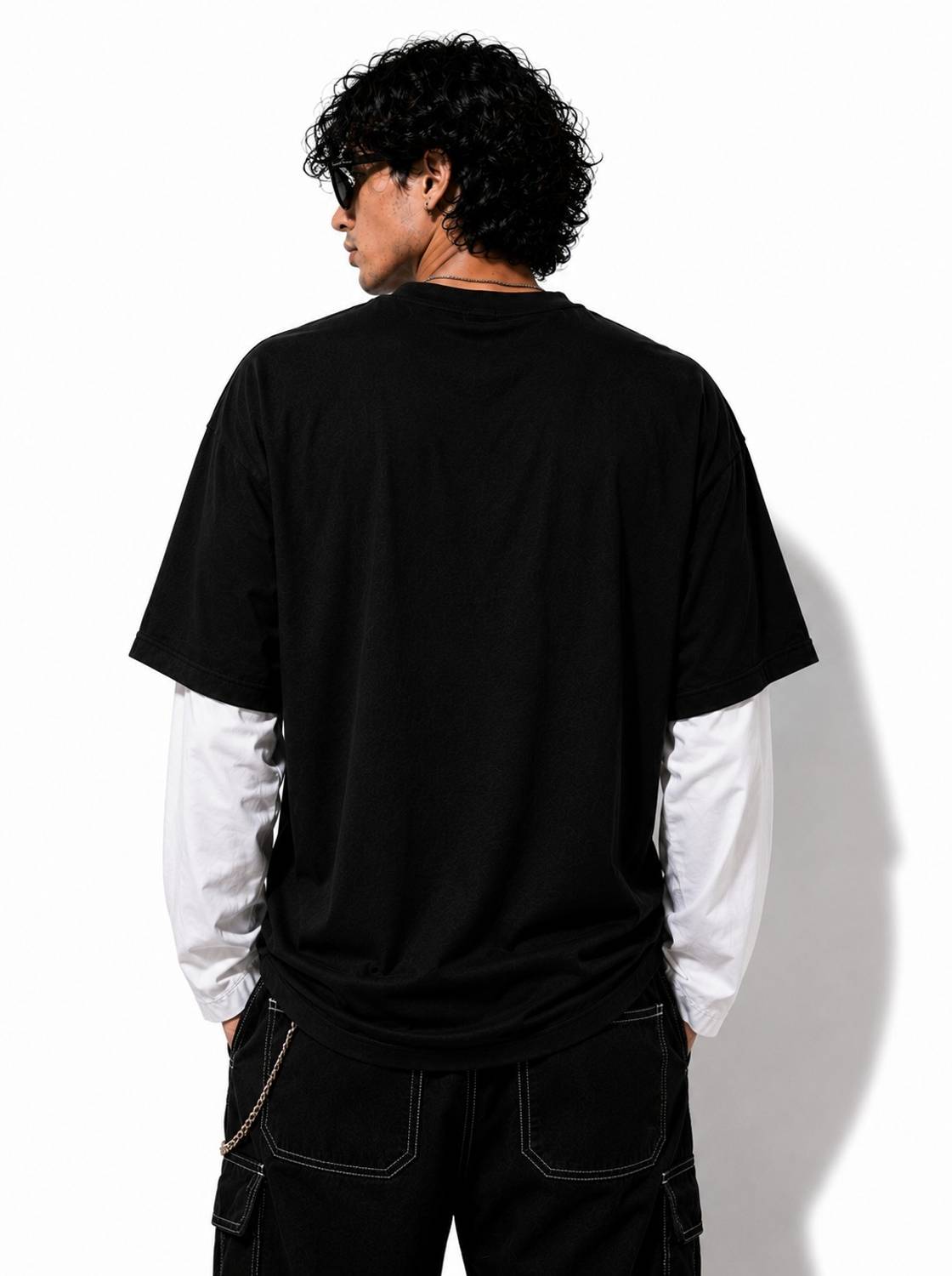 Larren Devis Graphic Print Black T-Shirt - Image 4