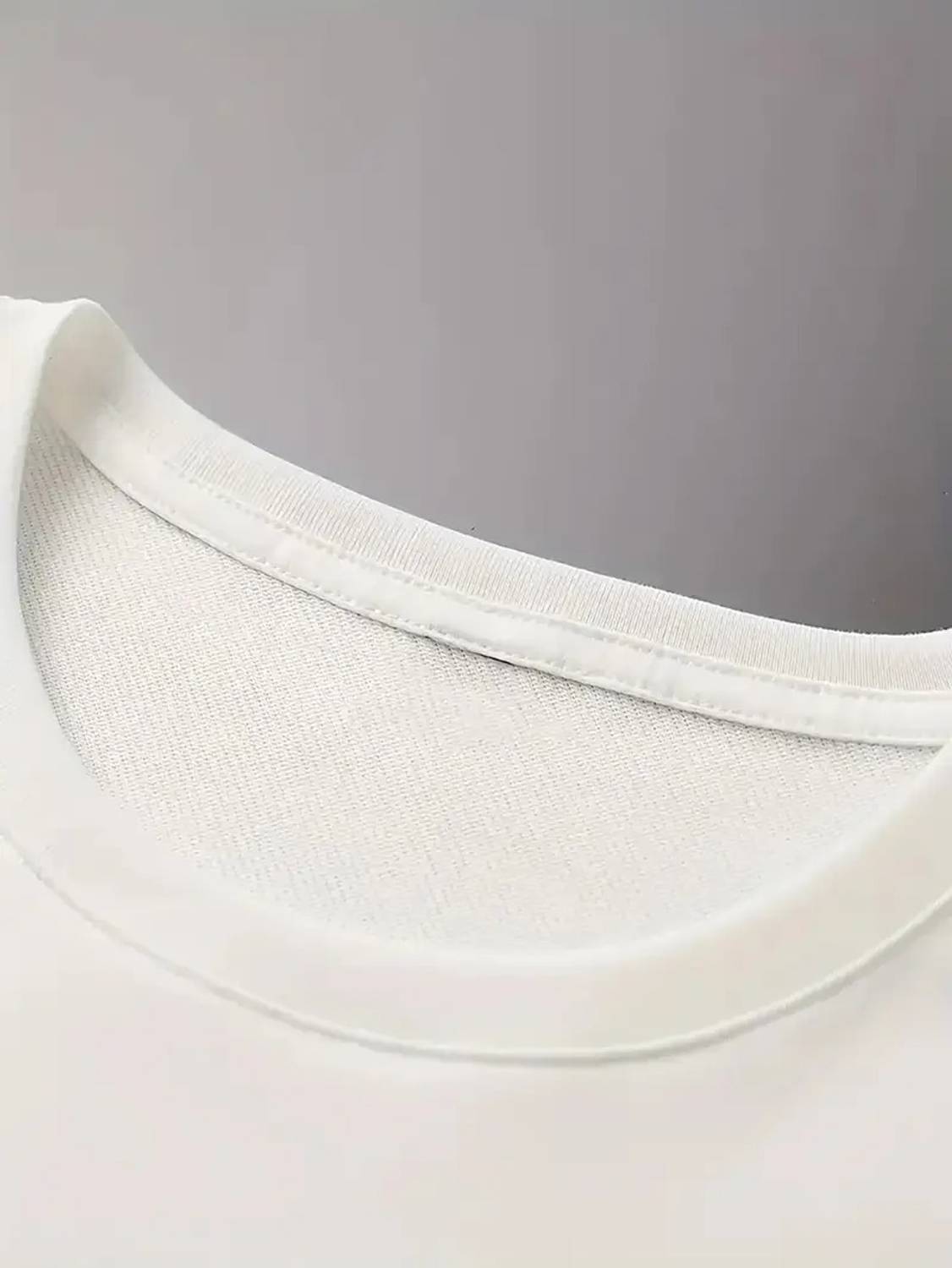 Relva Printed Men Round Neck White T-Shirt - Image 3