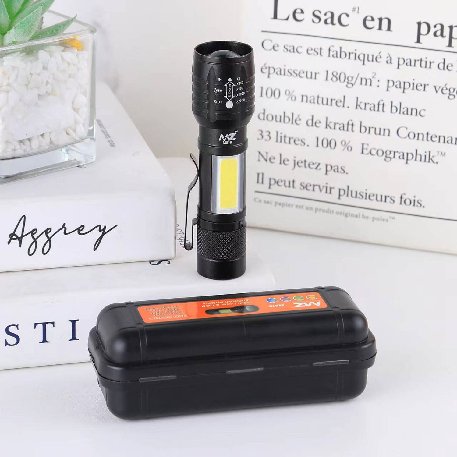 MZ M919 (ZOOMABLE LED METAL ) with SOS Function, 25W Laser COB