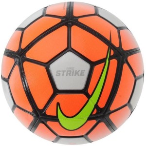 Minero viernes montar NIKE Strike Aerowtrac Football - Size: 5 - Buy NIKE Strike Aerowtrac  Football - Size: 5 Online at Best Prices in India - Football | Flipkart.com