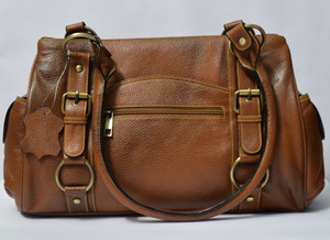 handbag with pockets