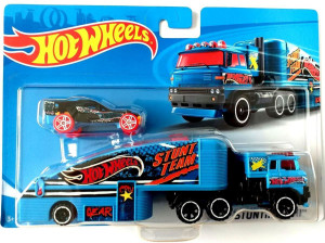 Mattel Hot Wheels Stuntin Semi Truck Gbf With Detachable Car Stuntin Semi Truck Gbf With