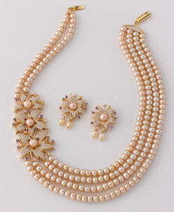 CHANDRANI PEARLS Alloy Drop Earring 