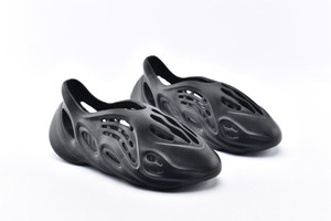 Yeezy 700 foam runner Clearance