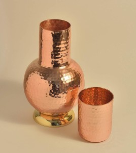 700 ml hammered Copper Bedroom Bottle With Inbuilt Glass Copper Vessel For Drink 