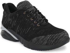Black canvas tennis shoes