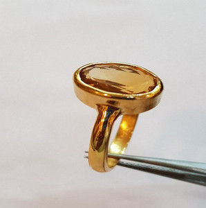 pukhraj stone gold ring design for ladies