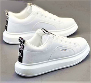 jushicloth fashionable casual sneakers