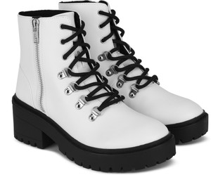 sketchers boots with fur