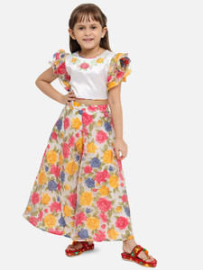 Nautinati Girls Floral Checks Print Half Sleeve Cotton T-shirt and Shorts Co-Ord Set