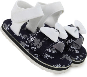 White little store girl sandals