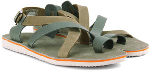 benetton sandals