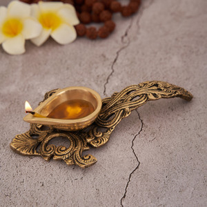 KDT Gold Brass Aarti Diya With Wooden Handle - Set Of 3 (xxcms ): Buy