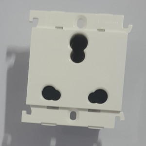 Legrand 675555 16 A Three Pin Socket Price in India Buy Legrand
