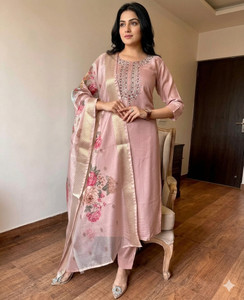 ACHYUT DESIGNS Women Kurta, Dhoti Pant & Dupatta Set - Image 3