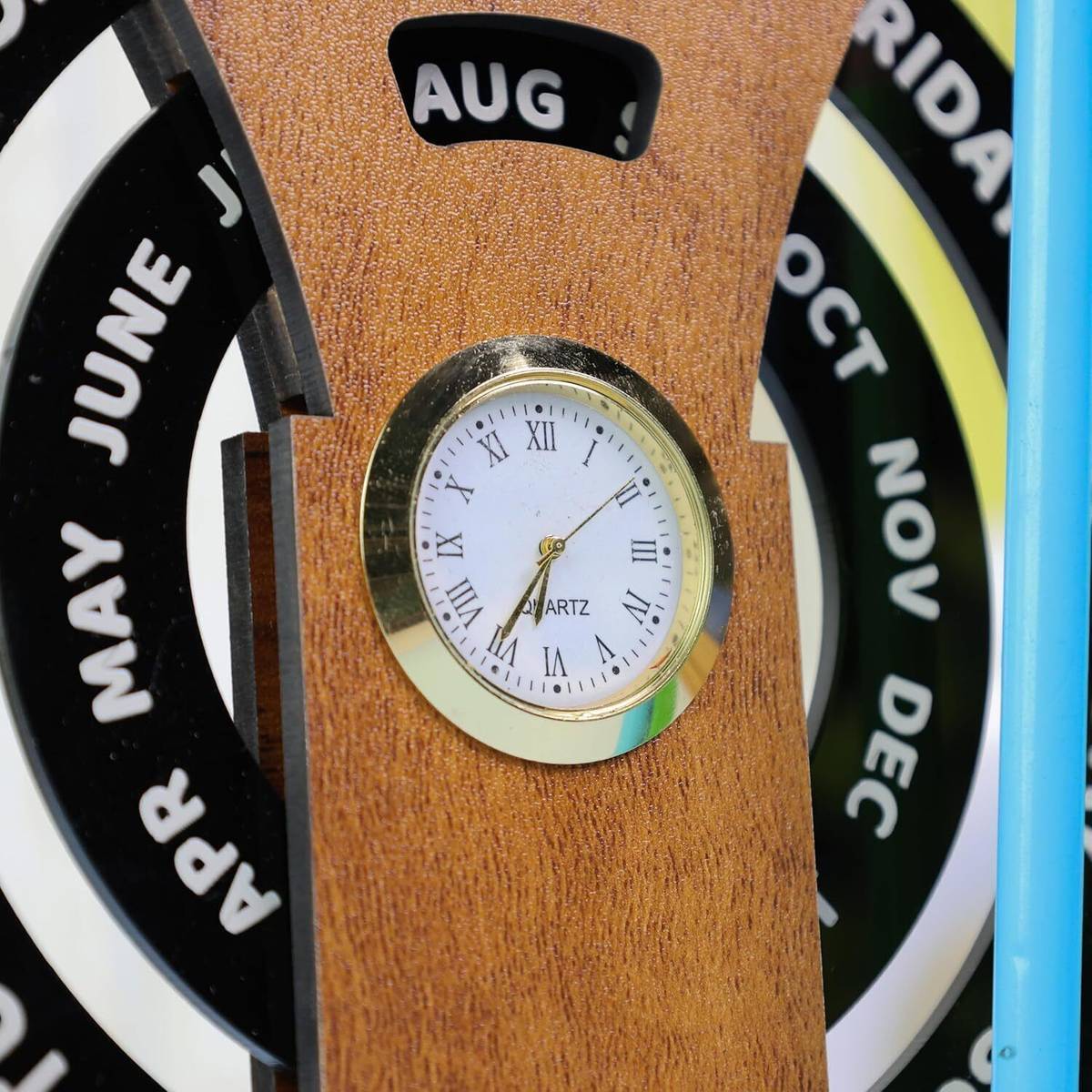 UrbanLane 2 Compartments Wooden Round Wooden Infinity Desktop Calendar with Clock — photo 4