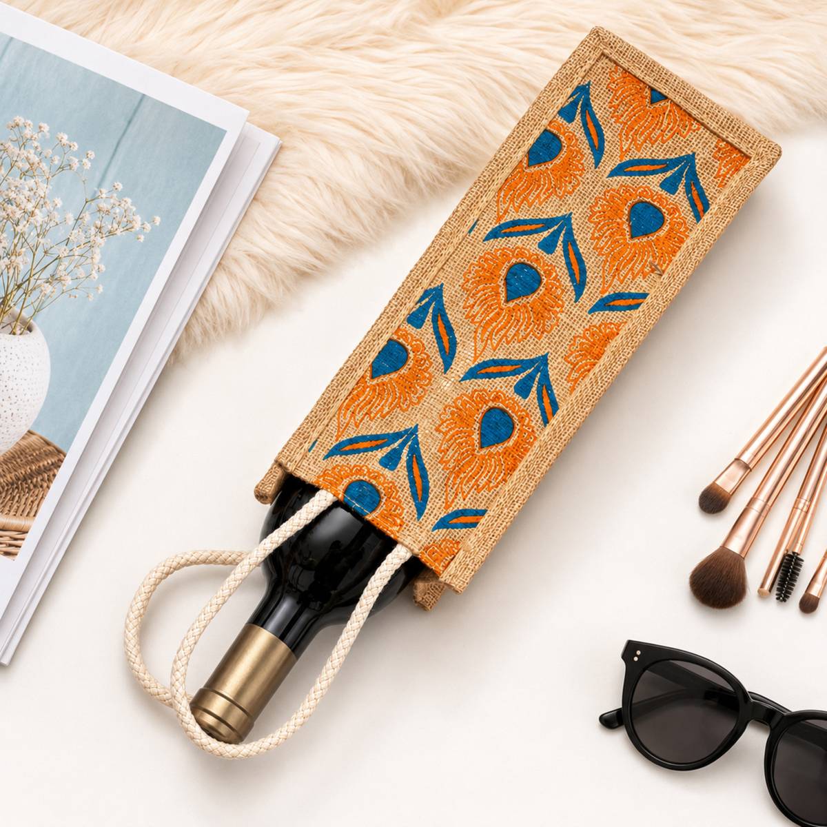 SNEAZ Men & Women Multicolor Bottle Bag — photo 2