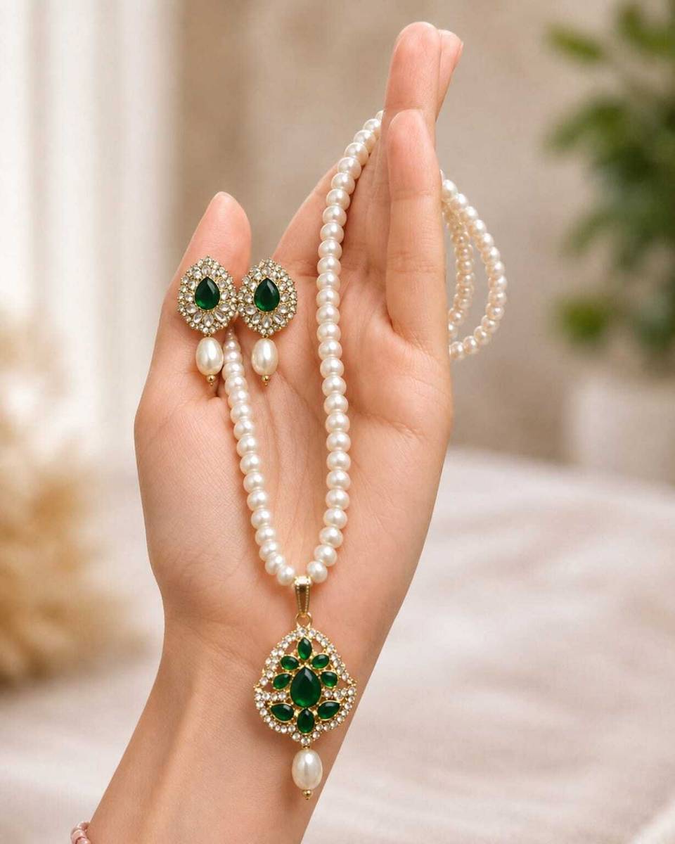 KSHAUMAM Mother of Pearl, Alloy Silver Green, White Jewellery Set
