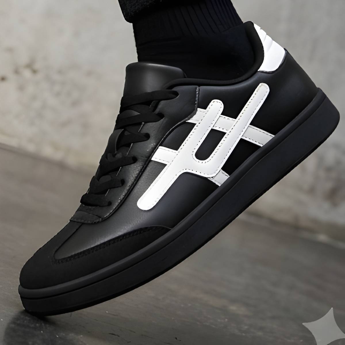 HELTRIX Stylish Black Casual Sneakers For Men