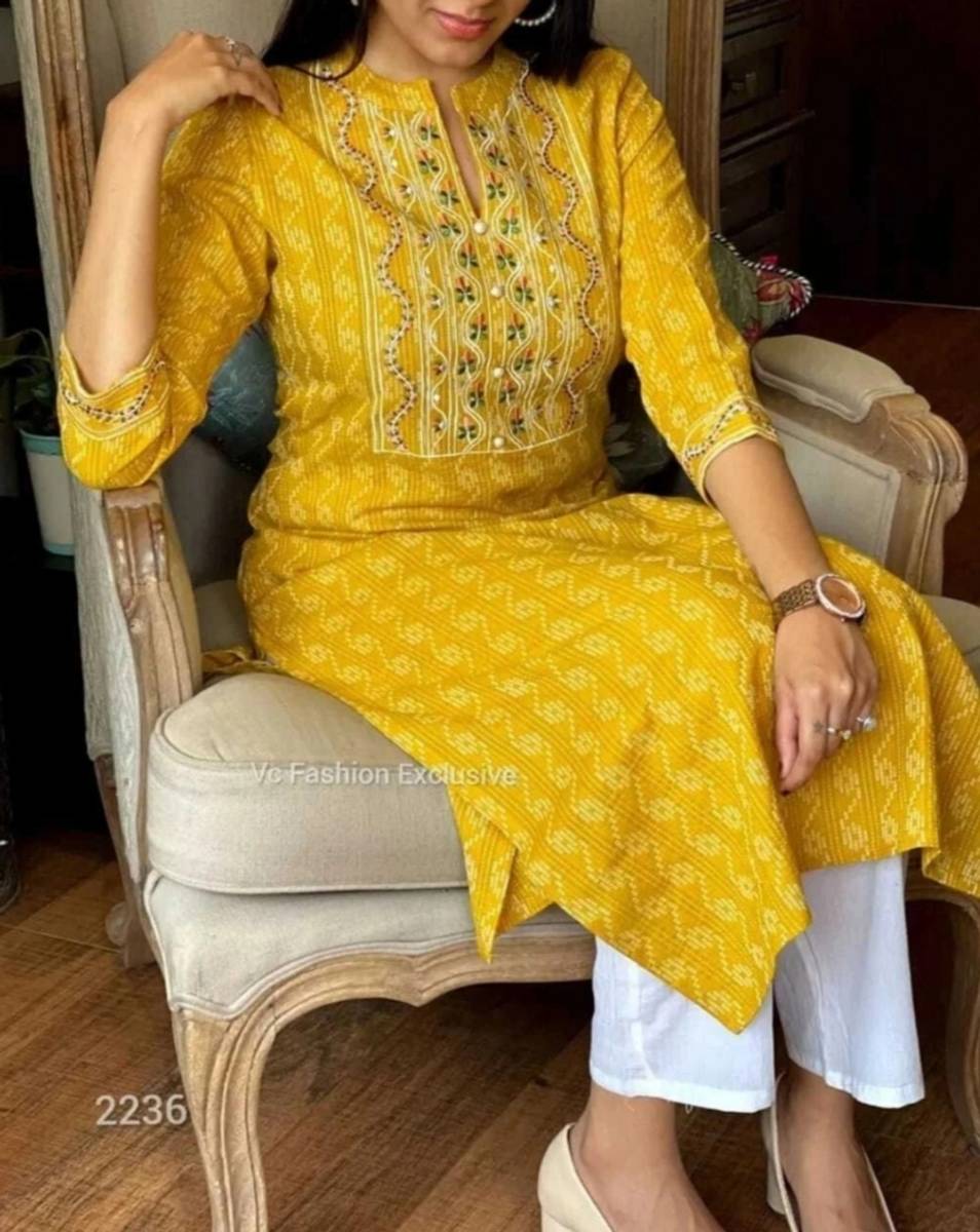 Ciri claire Women Embroidered Straight Kurta — photo 2