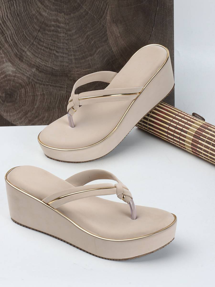 Alishtezia Women Heels