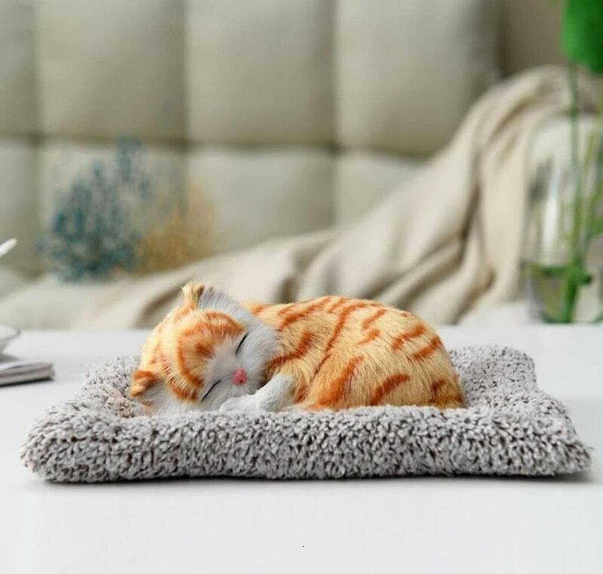 Varsug Traders Cute Sleeping Cat on Carpet Silicone Animal Toy for Meow Sound, Gift for Kids - 14 cm