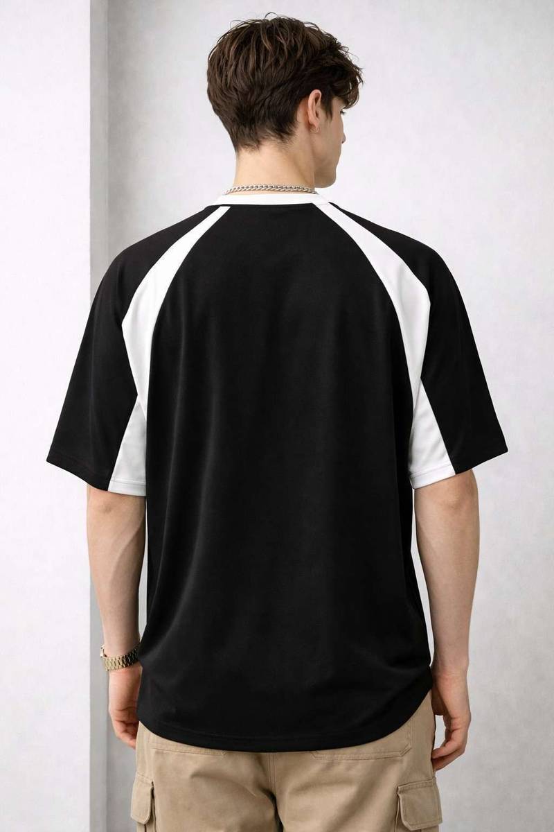 SIXTEENLINES Printed Men Round Neck Black T-Shirt — photo 2
