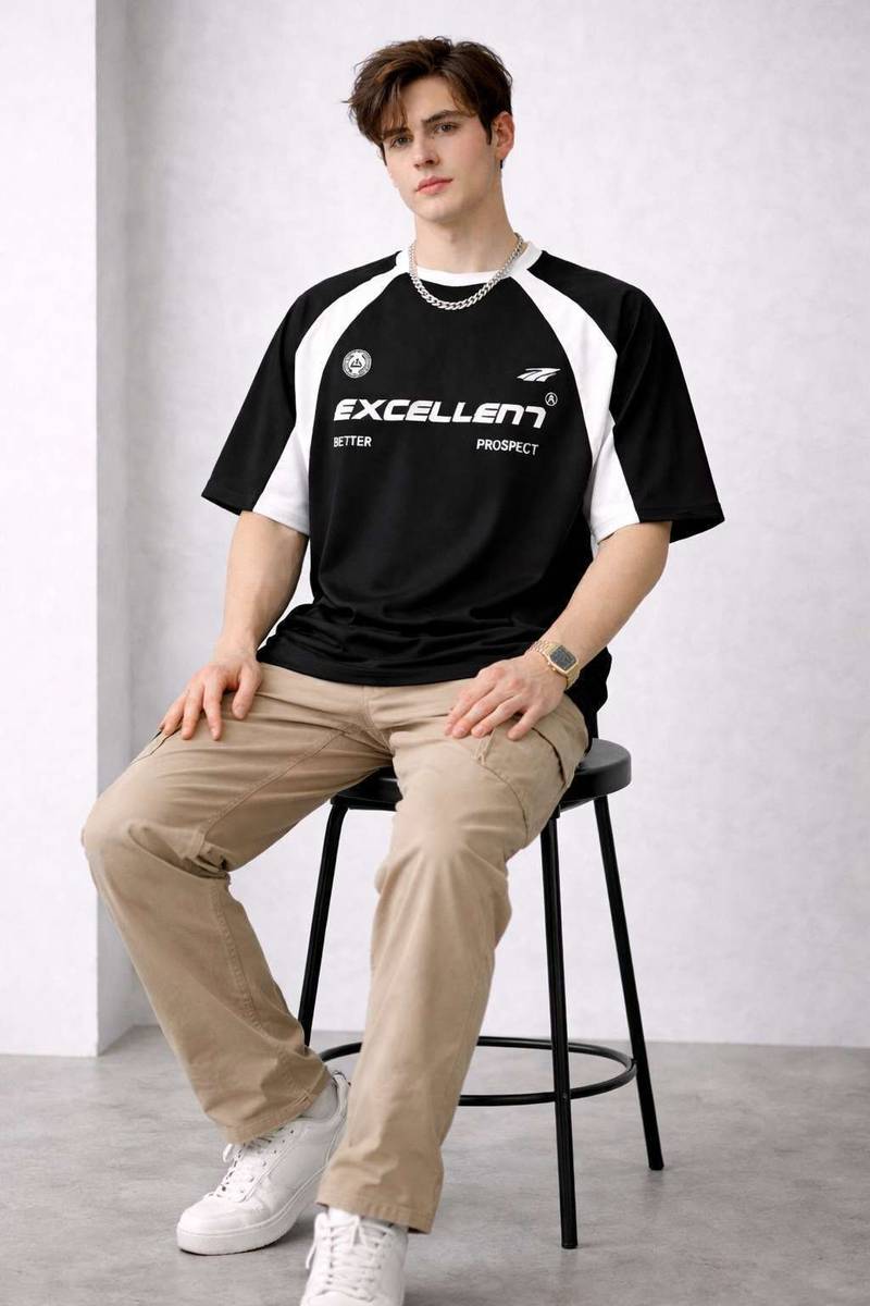 SIXTEENLINES Printed Men Round Neck Black T-Shirt — photo 4