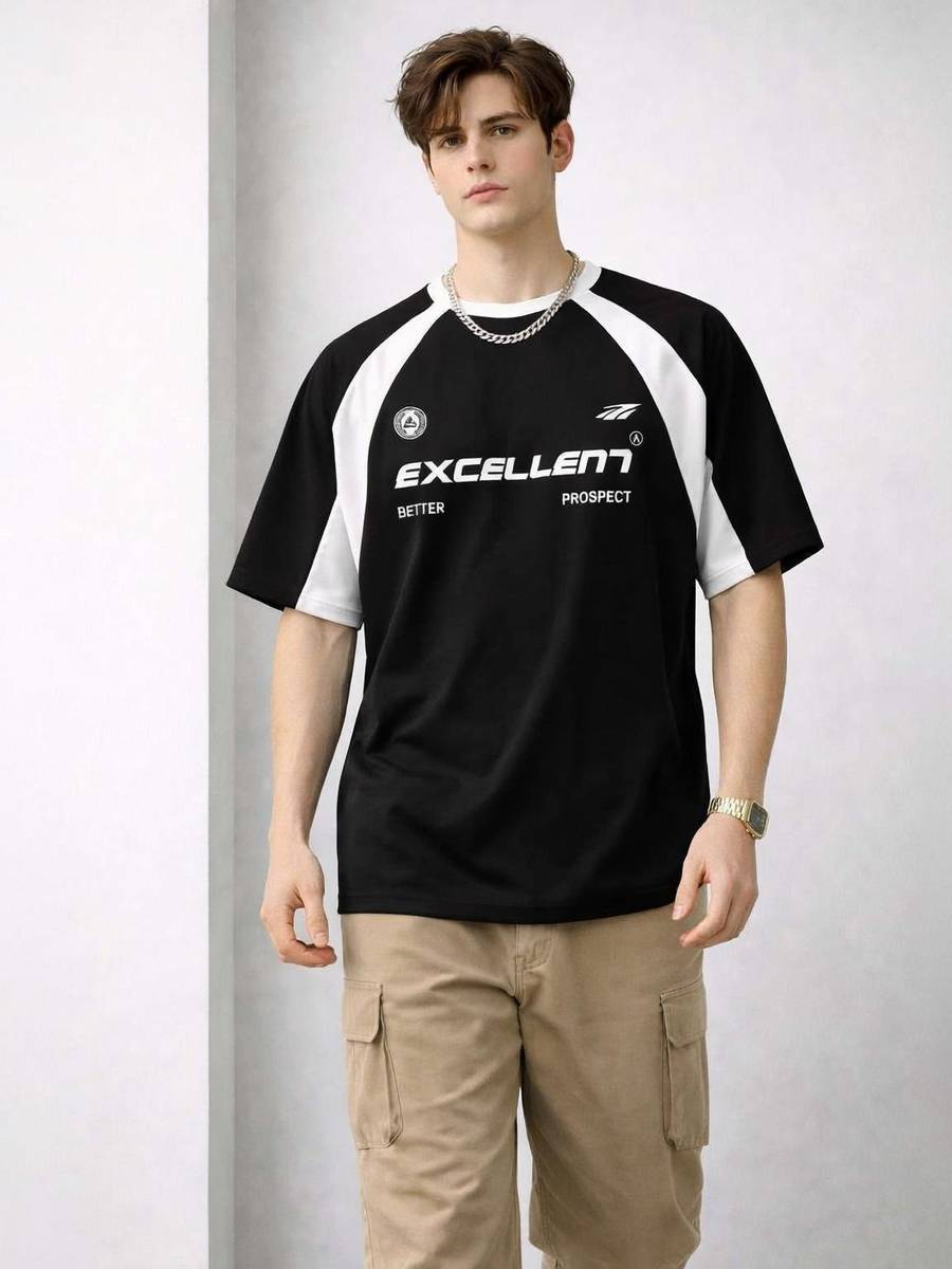 SIXTEENLINES Printed Men Round Neck Black T-Shirt