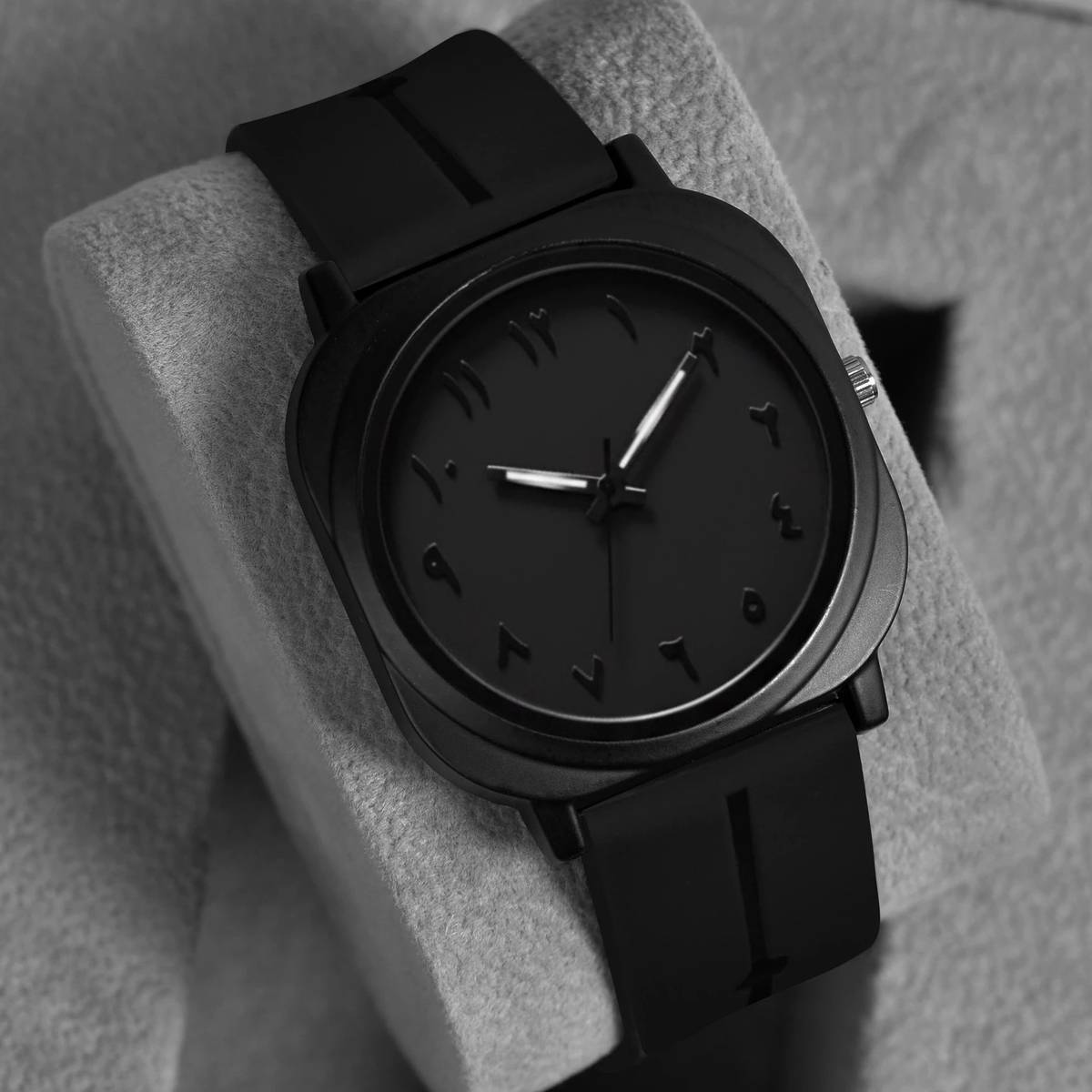 HC HARMI CREATIVE Black case Watch with Sleek Matte Case and Modern Slicon Strap for men Black case Watch with Sleek Matte Case and Modern Slicon Strap for men Analog Watch  - For Men