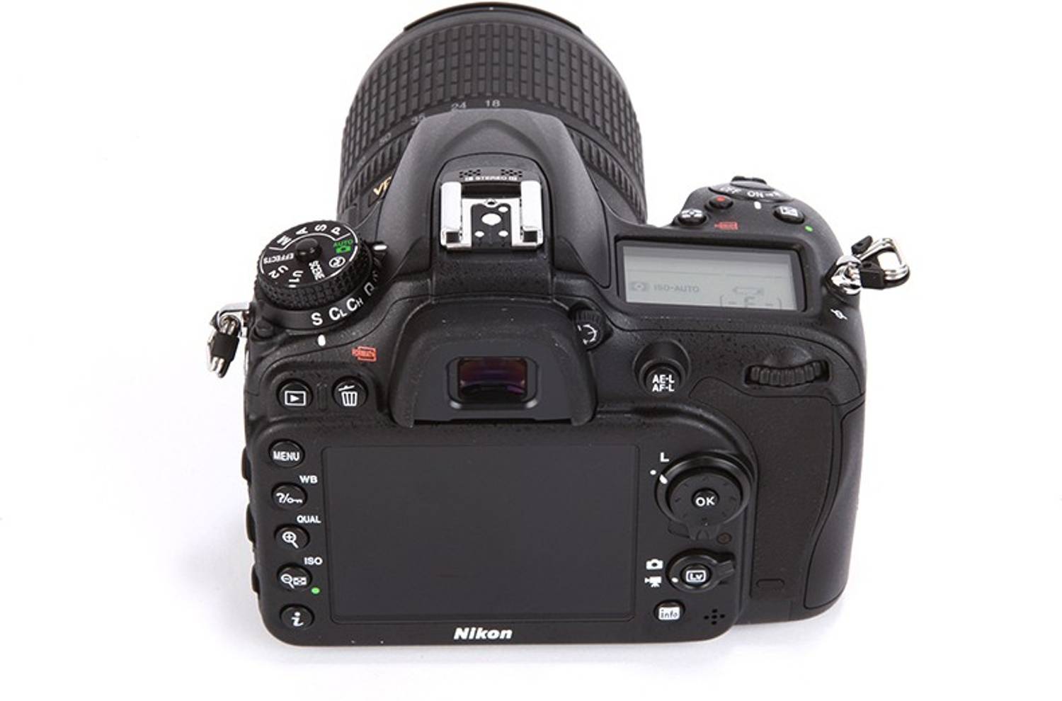 NIKON DX D7200 DSLR Camera AF-S DX Nikkor 18-200mm f/3.5-5.6G ED