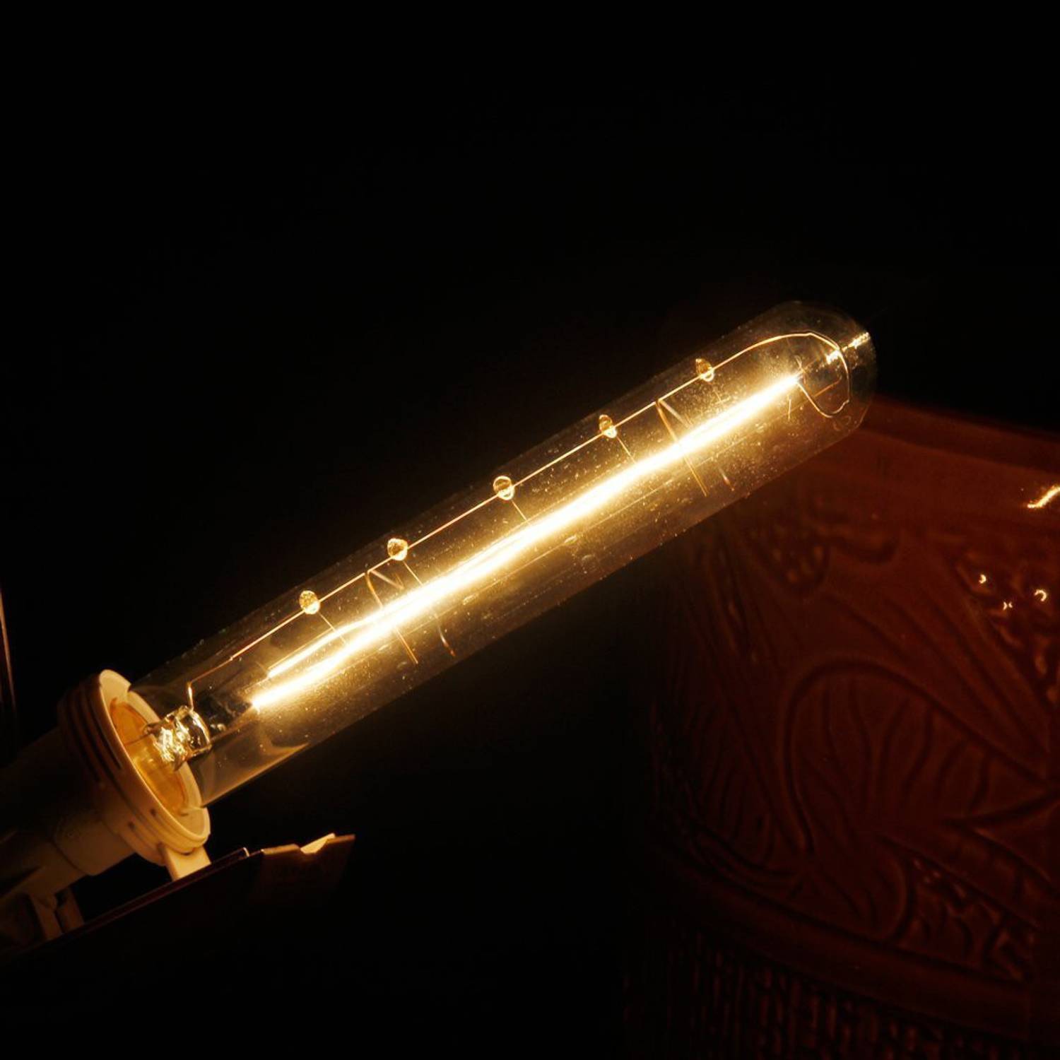 Arghyam 40 W Basic Decorative E27 Incandescent Bulb