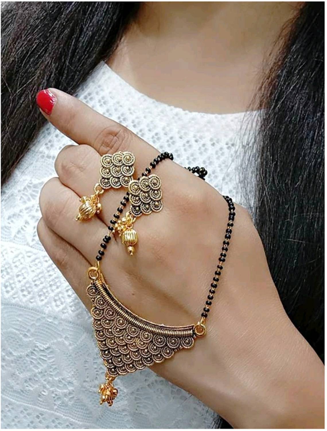 Mekkna Alloy Gold-plated Gold, Black Jewellery Set