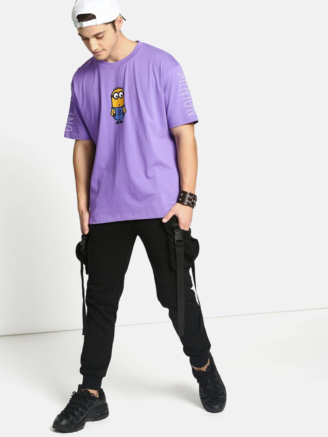 Minions by Kook N Keech Printed Men Round Neck Maroon T-Shirt